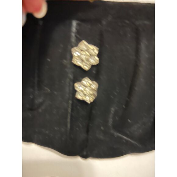 Antique Velvet Clutch Purse with Jeweled Detail and Beauty Accessories - Picture 7 of 16